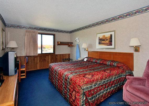 Econo Lodge Inn & Suites Дюбюк Номер фото